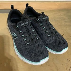 Skechers tennis shoes